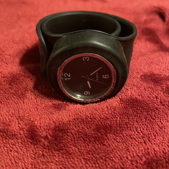 Cotton On black slap magnetic closure Watch. New battery installed. # 220617 - Picture 5 of 6